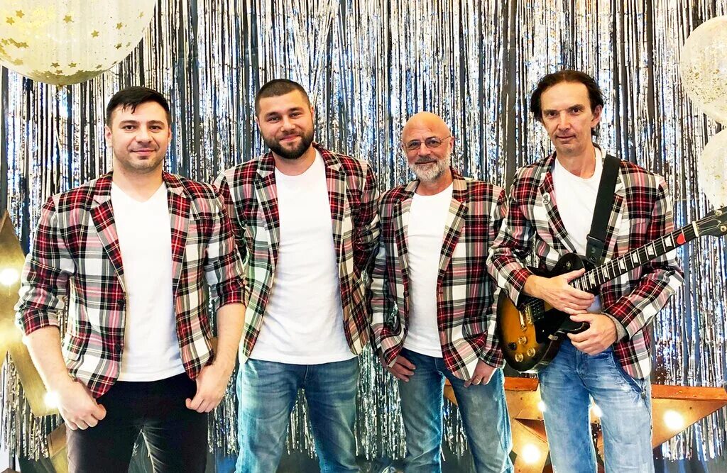 Muxe. поющие динозавры екатеринбург группа. группа звери 2003 год. фриенд лифестайле. группы других городов.