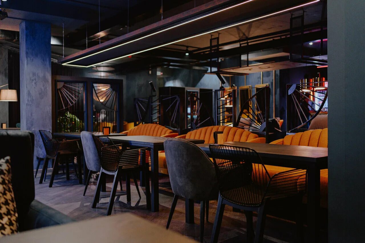 аями ресторан на красной ижевск интерьер. котлета бар на свободы. котлета бар. бары ижевска. кафе дворик ижевск горького 72.