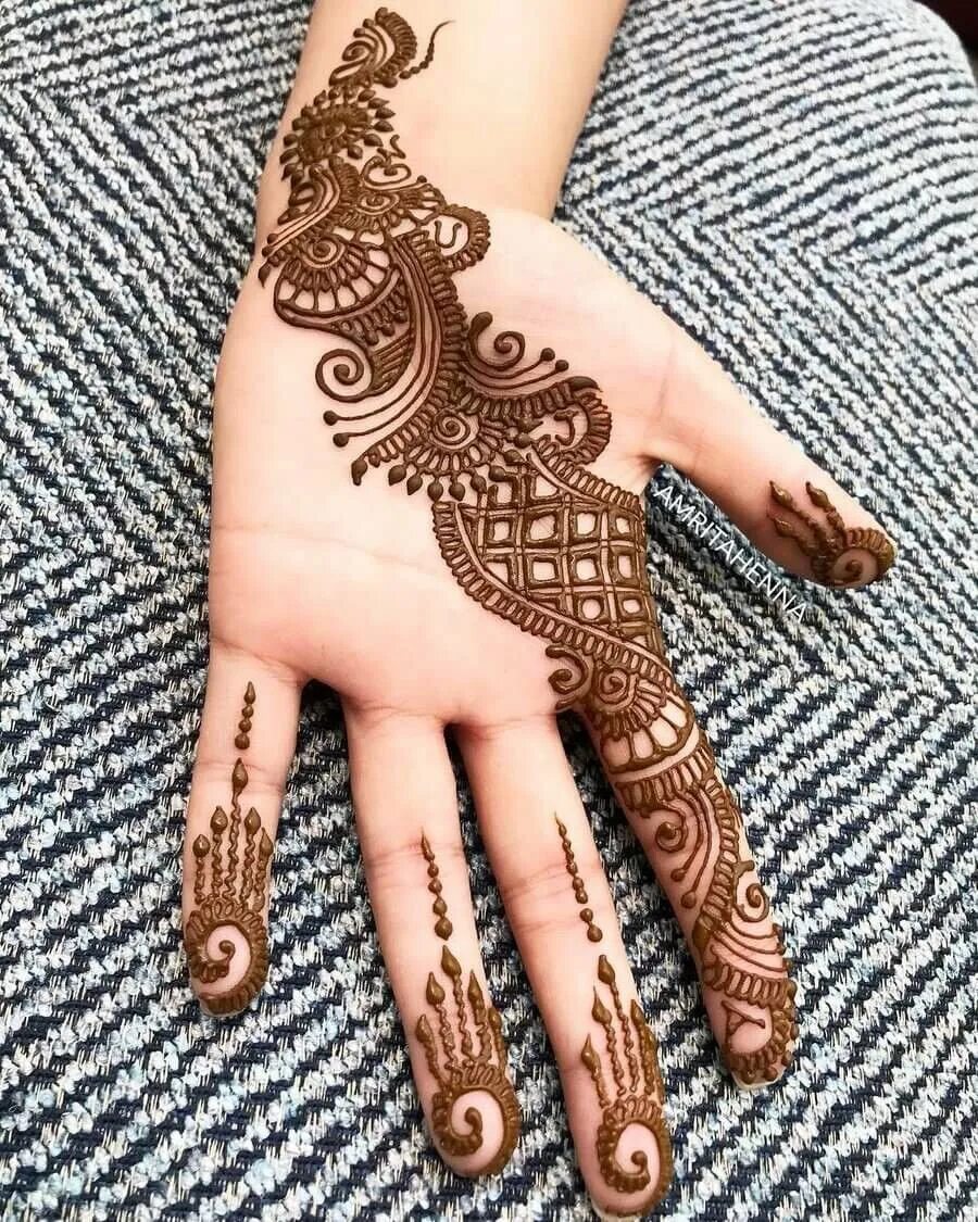 Красивая хна на руке. Mehndi Design simple. Мехенди на руке. Рисование хной. Рисование хной на руках.