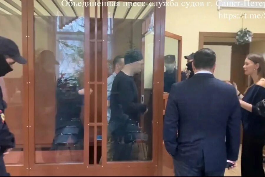5 подсудимых