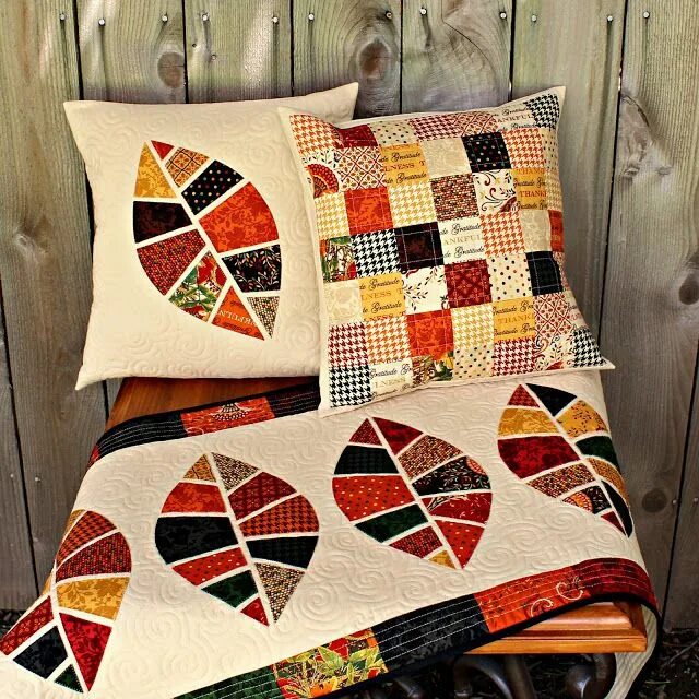 Изделия техникой пэчворк. Барбара Жандр пэчворк. Барбара Жандр пэчворк в стиле Кантри. Джойс дом Тризенберг пэчворк. Лоскутное шитье квилт техника.