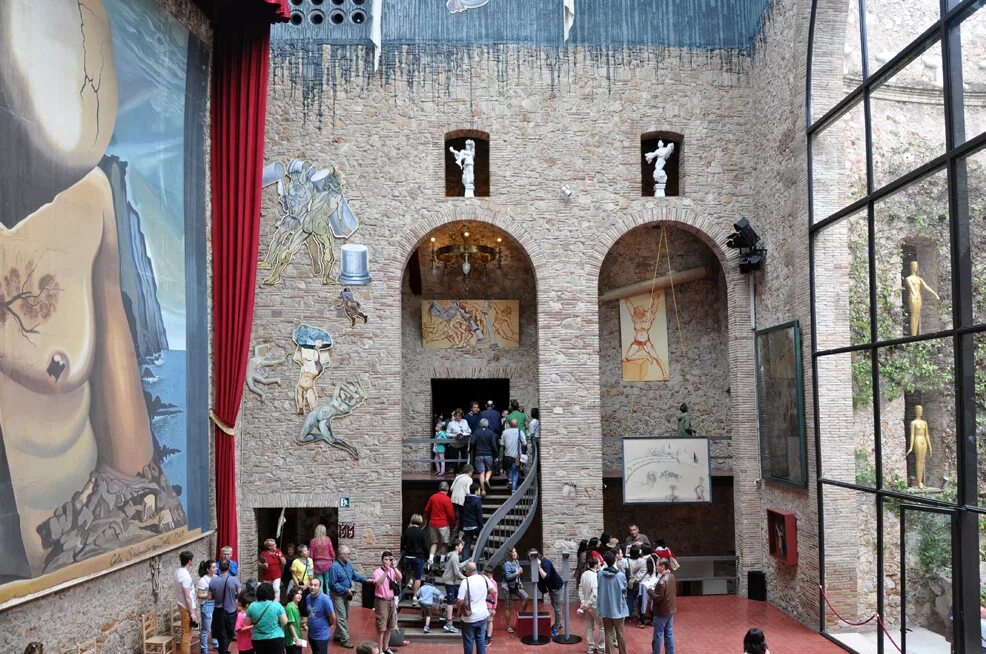 дом музей сальвадора дали в фигерасе. музей сальвадора дали в фигерасе. фигерас музей сальвадора дали. где находится данный музей. театр-музей сальвадора дали в фигерасе.