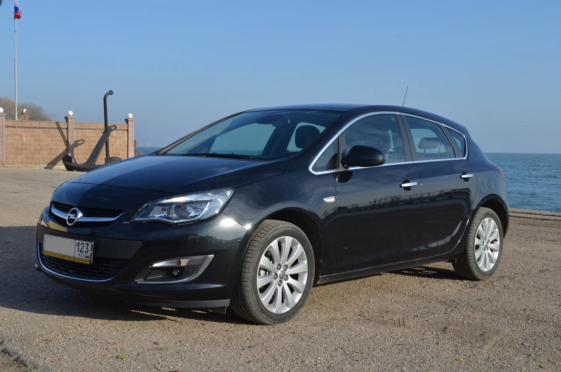 Opel p j. Opel Astra j 2012. Opel Astra 2012.