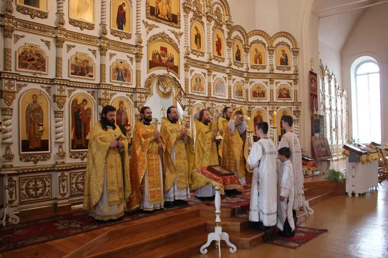 Храм в его честь. Митрофановский храм воронеж. Расписание храма митрофана воронежского. Расписание храма митрофана воронежского. Храм святителя митрофана семилуки.