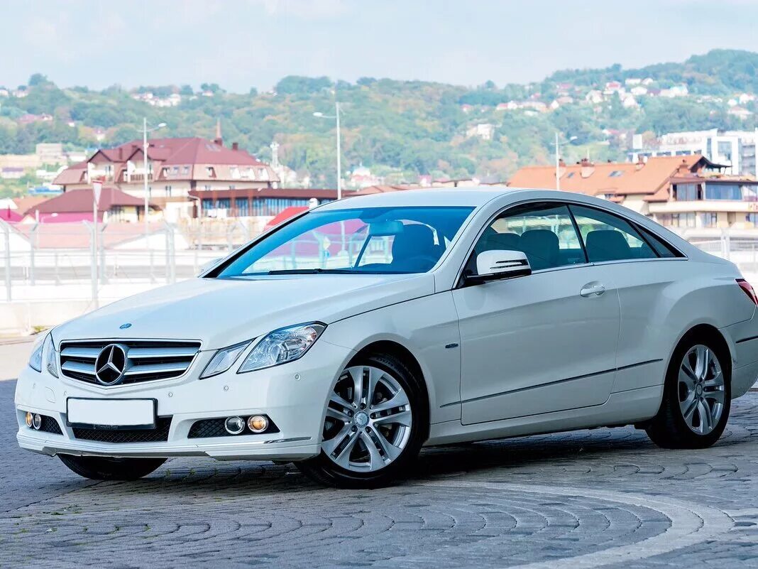 Мерседес купе 2010 года. Мерседес w212 купе. Mercedes e 212 Coupe. Mercedes c207. Мерседес е w212 купе.