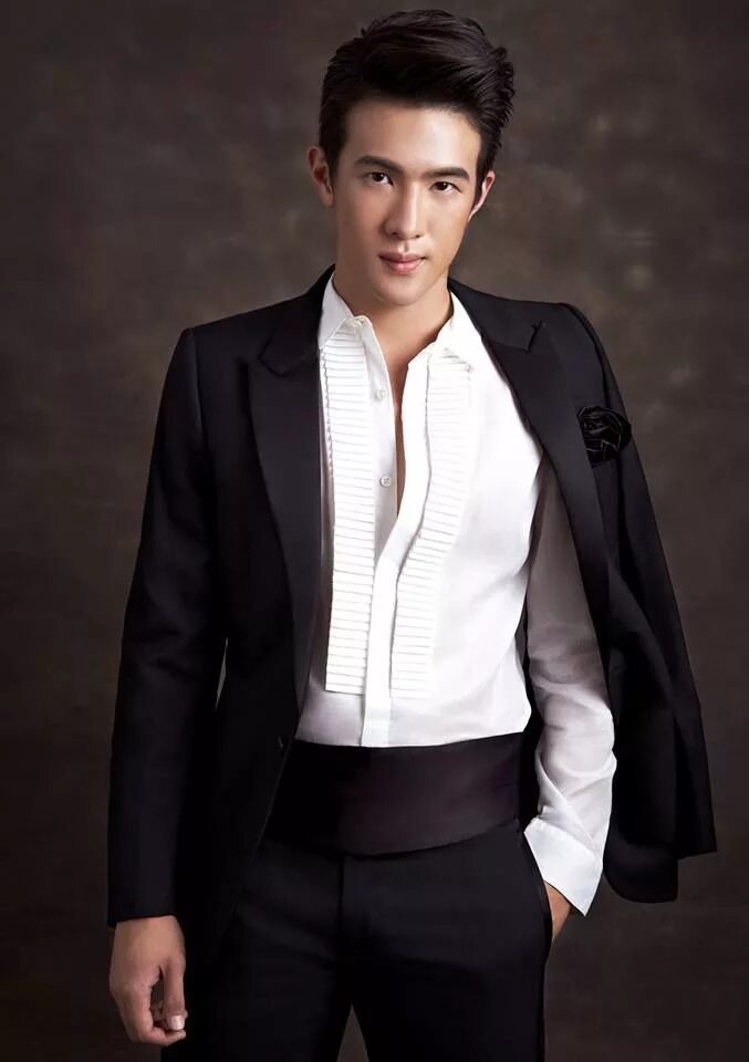 Тайцы мужчины. James ma тайский актер. Актер модель Тайланд озинбе. Красивые Тайцы мужчины.