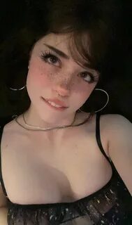 sending nudys on twitter or PS5 to everyone that says hi 😵 💫 