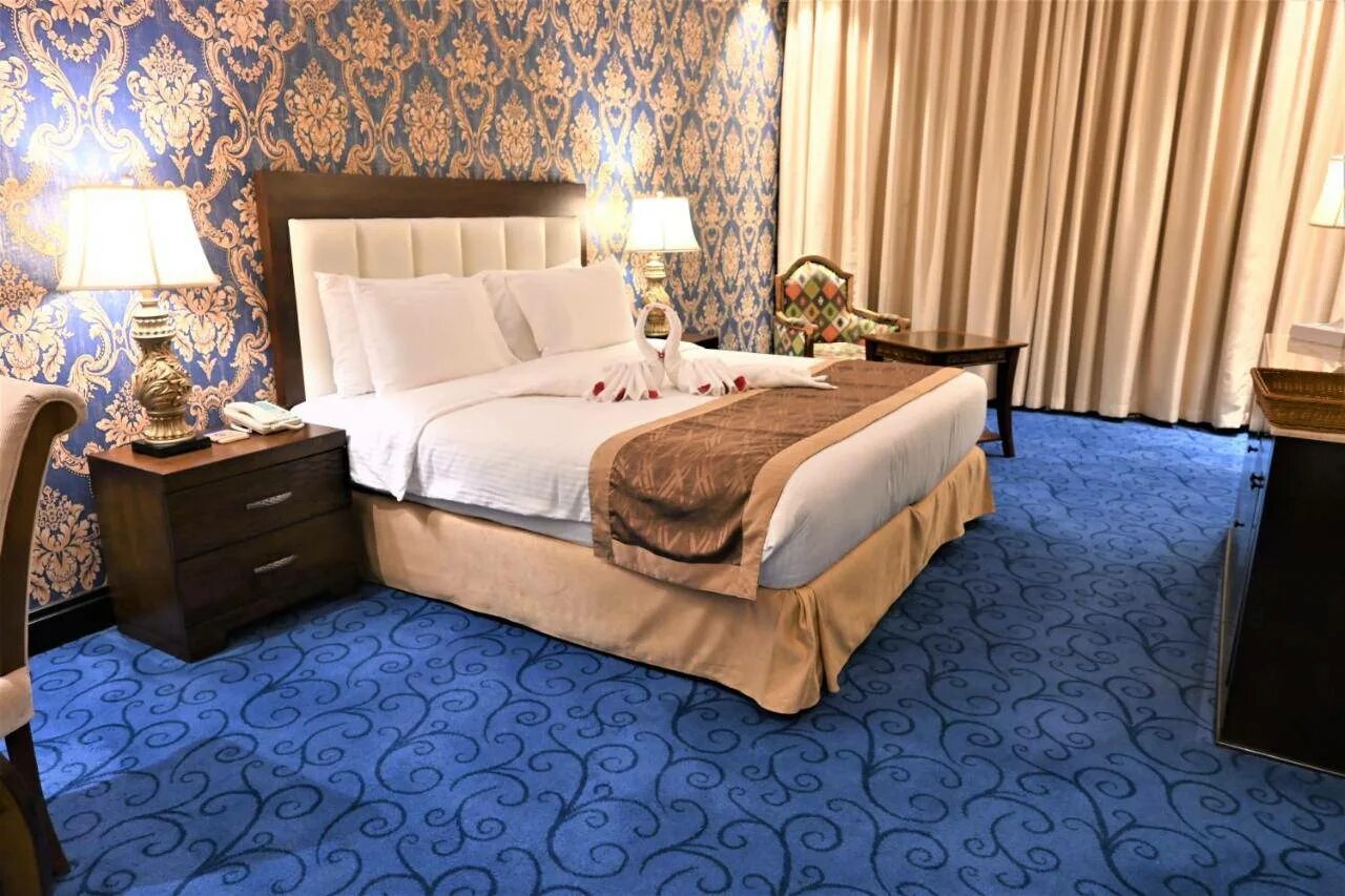 Crystal plaza al. Crystal Plaza Hotel Sharjah 2 Шарджа. Кристалл Плаза Шарджа 4. Отель Crystal Plaza al Majaz Hotel 4. Кристалл Плаза Аль Маджаз Шарджа.