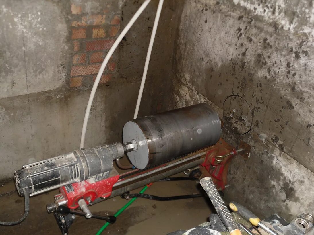 алмазное бурение отверстий. алмазная резка и бурение. алмазное бурение отверстий. фрезерная обработка металла. сверление ростов.