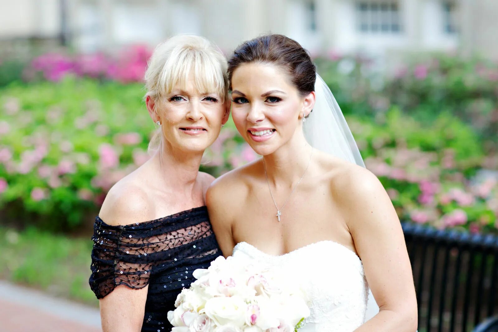 Барбара буш дочь джорджа буша инстаграм. Мама и дочь невеста. Дочь замужем. Дочь замужем. Выдать дочь замуж.