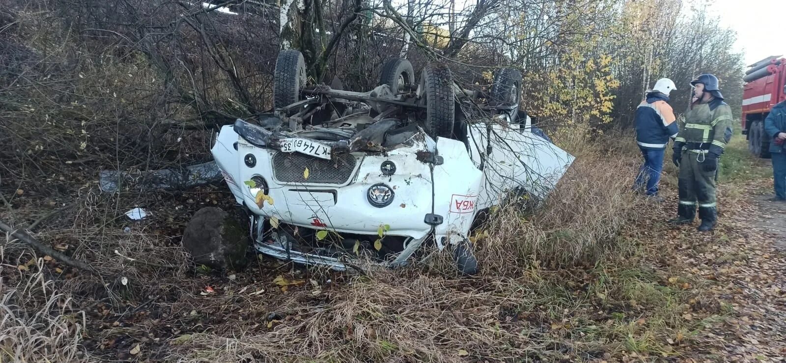 Происшествия часа сегодня россии. Перевернутый автомобиль.