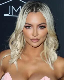 Lindsey Pelas on Twitter. 