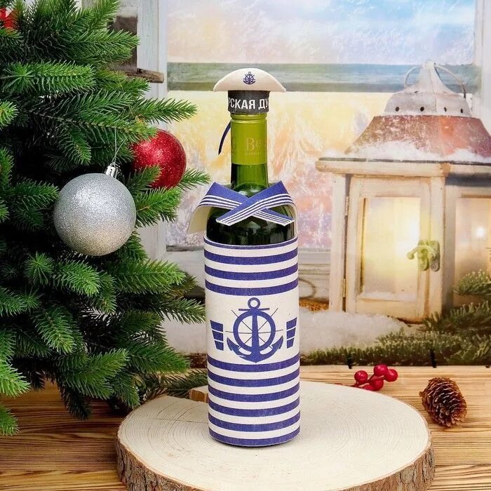 Одежда на бутылку на день рождения. На бутылку одевается. Для пиратской вечеринки на бутылки. Сувенирная одежда на бутылку. Наряд для бутылки.