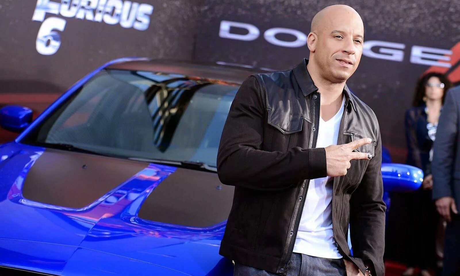 Vin diesel песня. Доминик Торетто Форсаж. Вин дизель. Вин дизель Форсаж. Доминик торэтж за рулем.