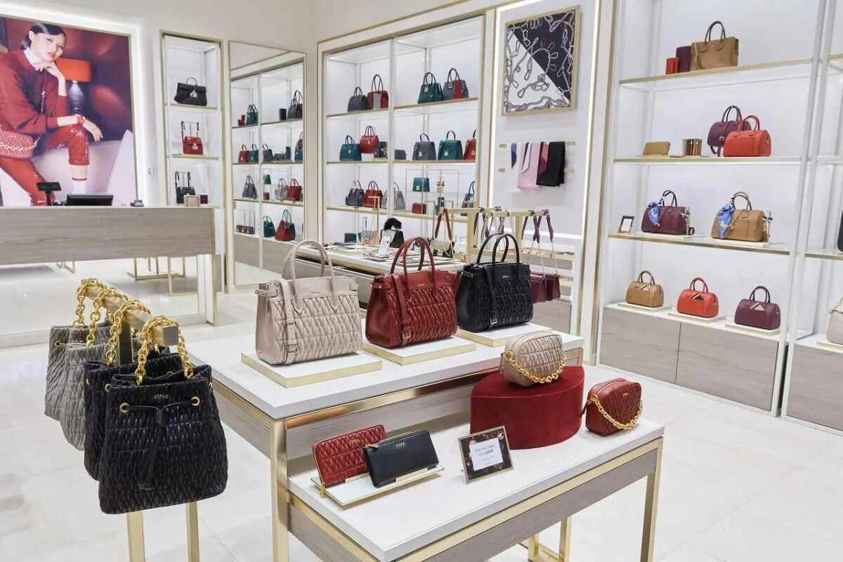 магазин сумок. сумка store. витрина для сумок. сумка store. Karl lagerfeld shop.