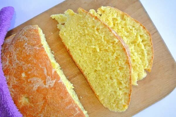 липкое тесто. кукурузная мука среднего помола. кукурузно пшеничный хлеб в духовке. кукурузно пшеничный. кукурузно пшеничный.