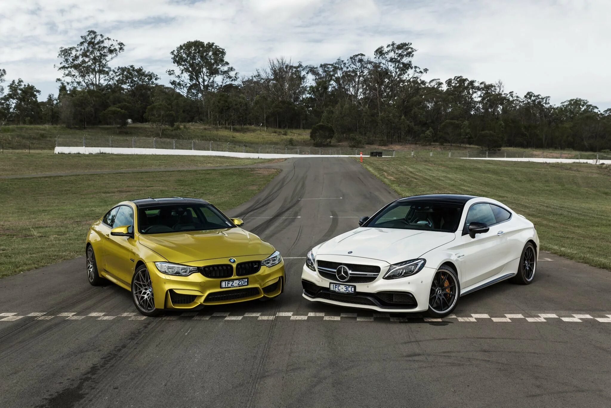 Bmw m4 mercedes c 63. Bmw m5 f90 vs mercedes e63 amg s. Бмв амг 63. Бмв амг 63. Бмв м4 амг.