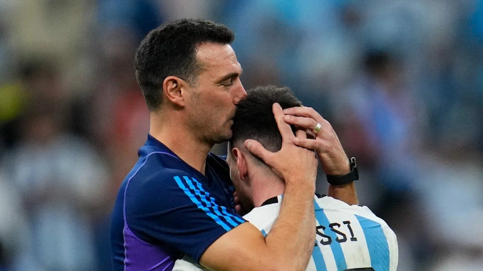 Лионель Скалони. Lionel Scaloni with World Cup.