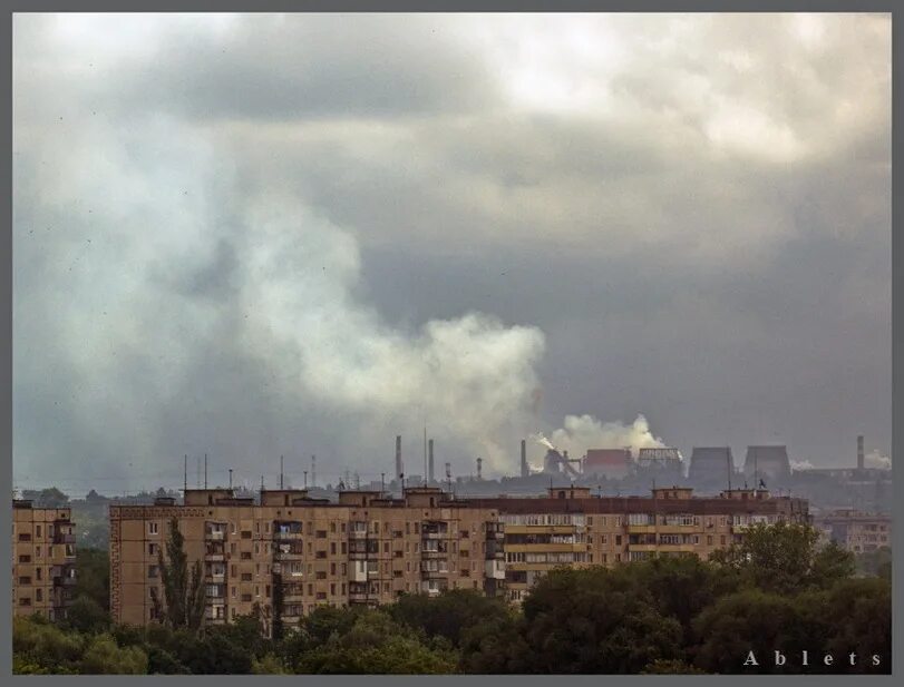 Кривой рог завод. Кривой рог металлургический комбинат. кривой рог заводы металлургические. кривой рог экология. кривой рог грязный город.