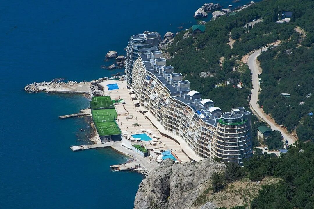 отели в крыму рядом с морем. отель камелот малореченское. отель лев евпатория заозерное. гурзуф ривьера алтея. евпатория отель евпатория.