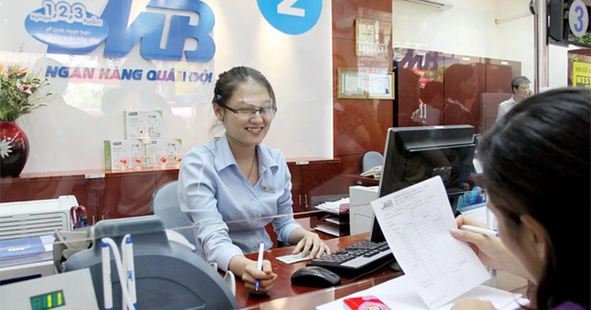 Vietnam bank. Банк Вьетнама. Российско вьетнамский банк. Вьетнамские баночки. Кассир банк Вьетнам.