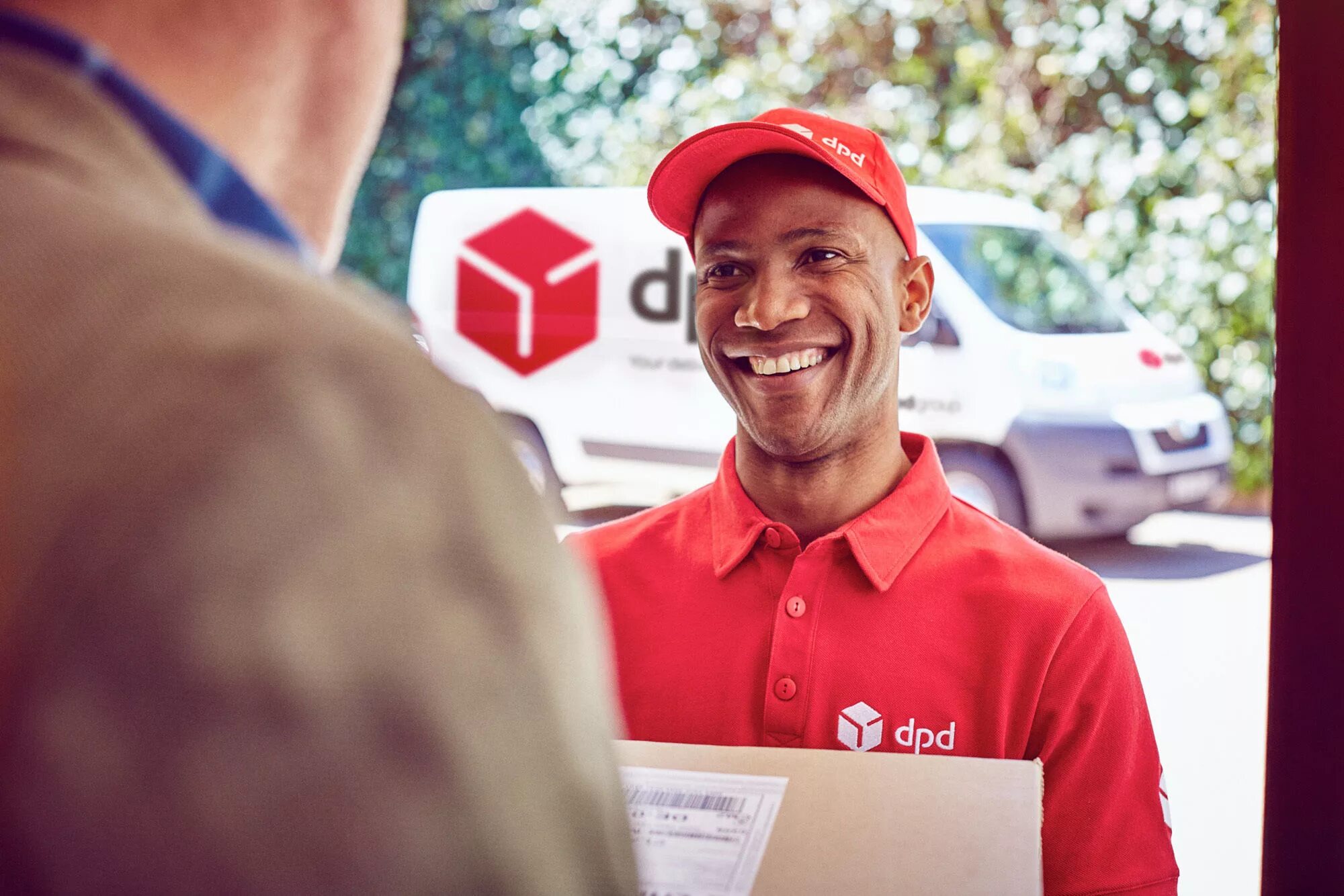 Dpd получить. Dpd курьер. dpd доставка. картинки dpd. автомобиль dpd.