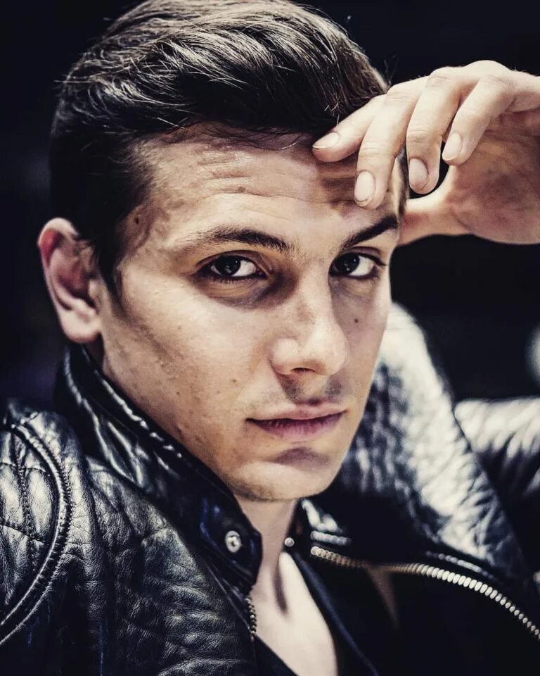 николаенко певец. юрий николаенко сериал улица. юрий николаенко группа. певец юрий николаенко. юрий николаенко 2022.