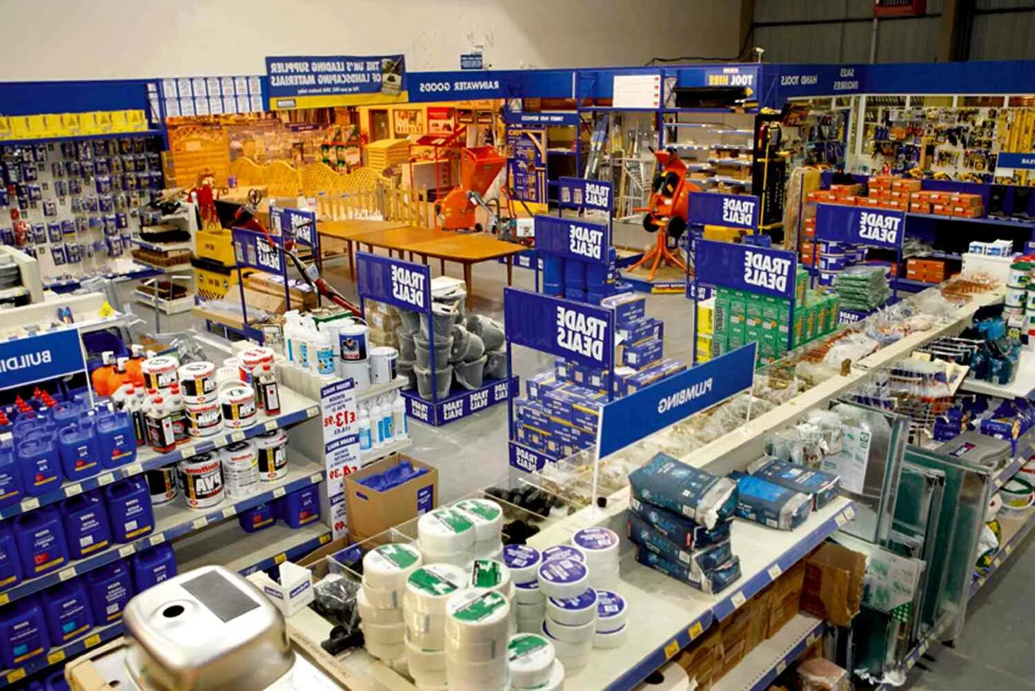 магазин стройматериалов. складирование стройматериалов. склад стройматериалов. строительные и отделочные материалы. торговля оптовая прочими строительными материалами и изделиями.