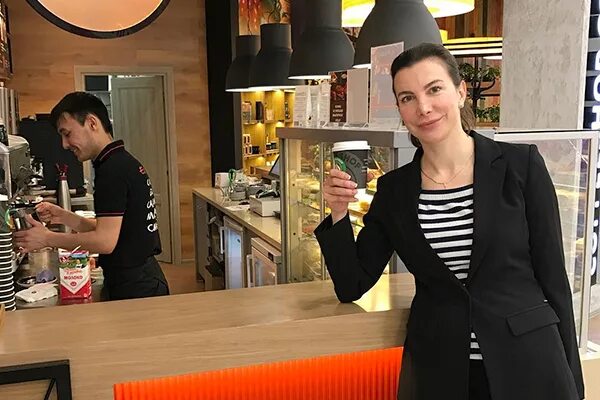 ресторатор гаяне бреиова. хозяйка кафе. хозяйка кафе. ля джорджия тверь. владелица ресторана.