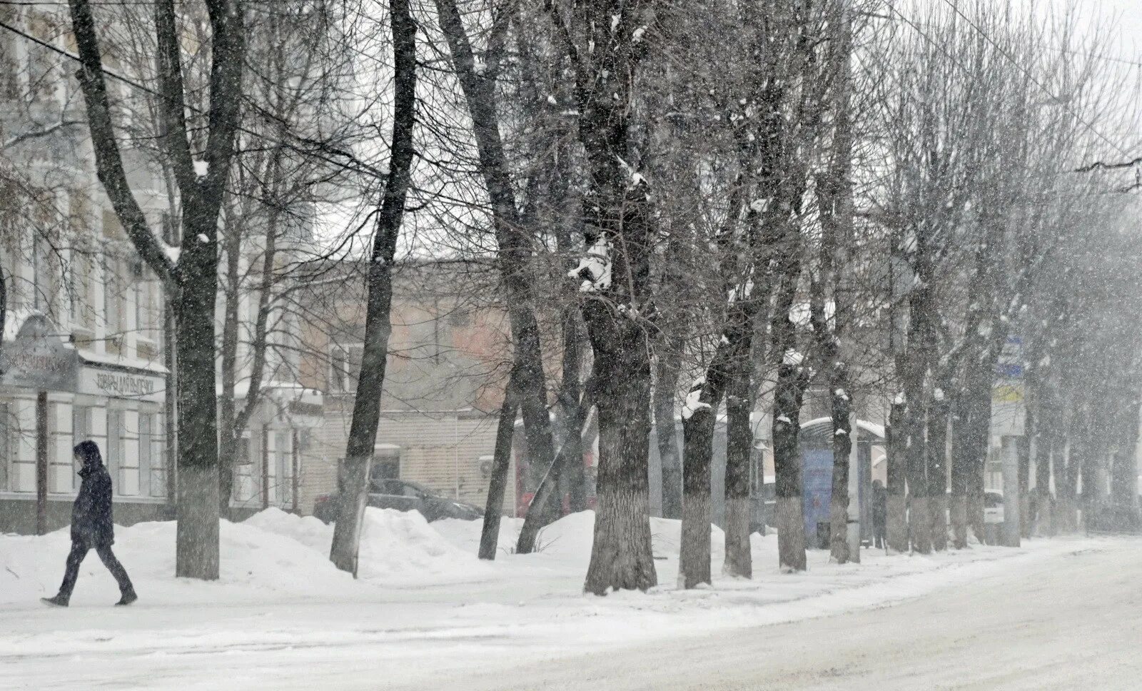 Гололед Калуга. Калуга март. Сильный ветер Калуга. Март ветер.