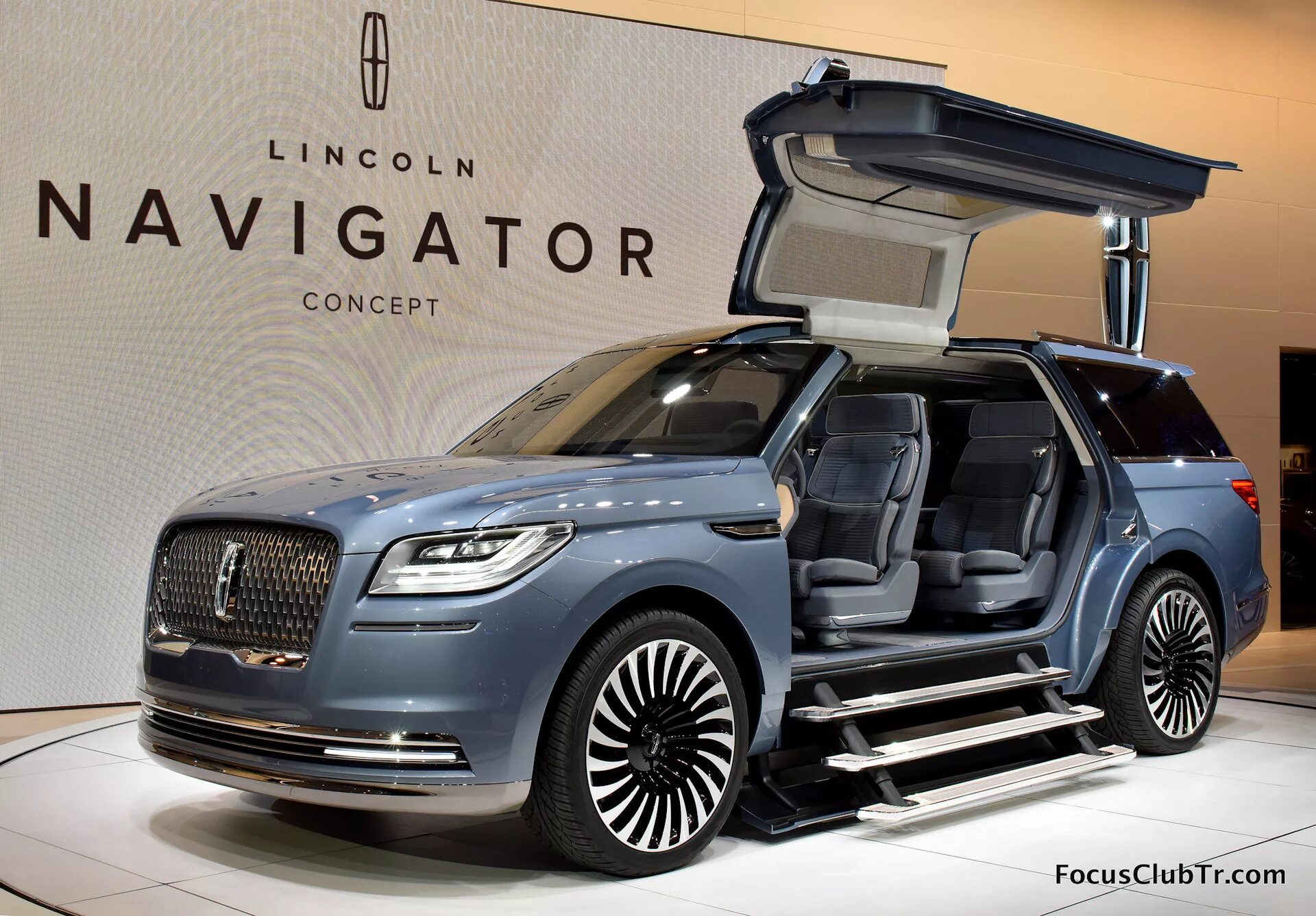 Машина 2017 года купить. Lincoln Navigator 2023 года. Линкольн навигатор 2017. Lincoln Navigator 2016. Lincoln Navigator l 2016.