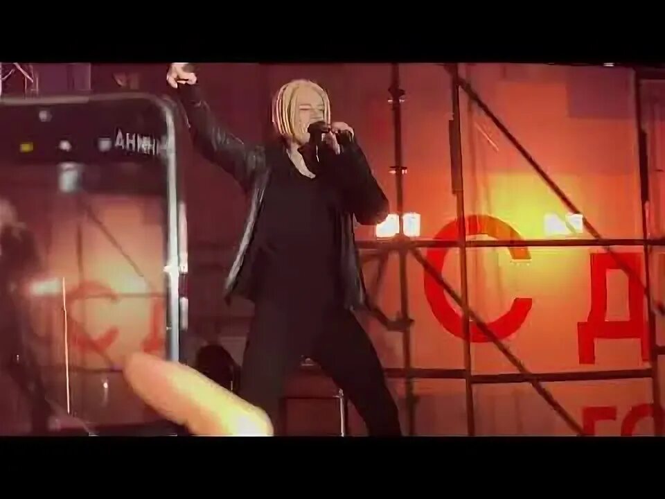 Shaman мёд. Слушать шаман твои губы как. Шаман питер видео концерт. Ярослав шаман певец концерт. Слушать шаман твои губы как.