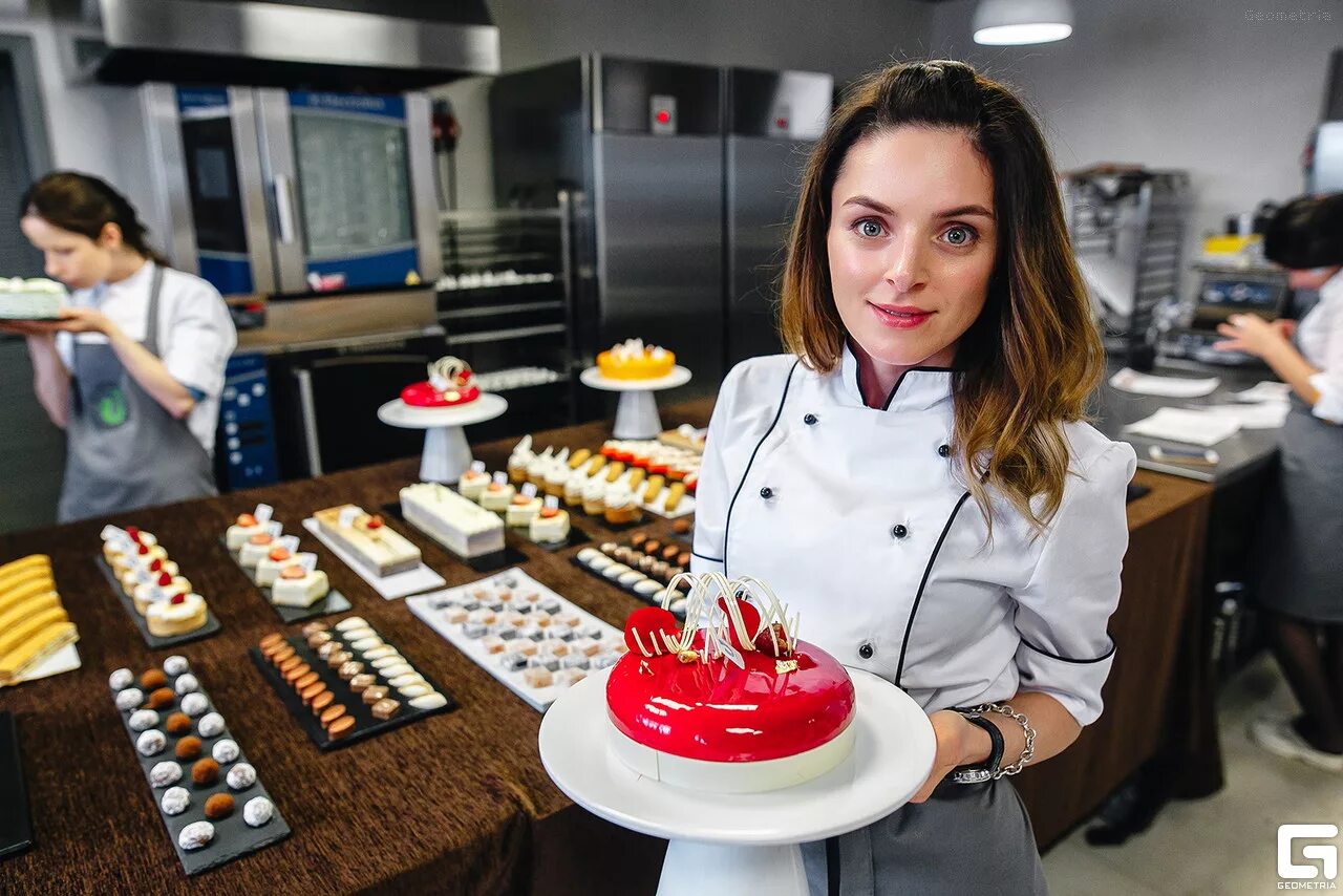мастер-класс по изготовлению тортов. повар кондитер. кондитерское дело. поварское и кондитерское изделия. работа кондитера.