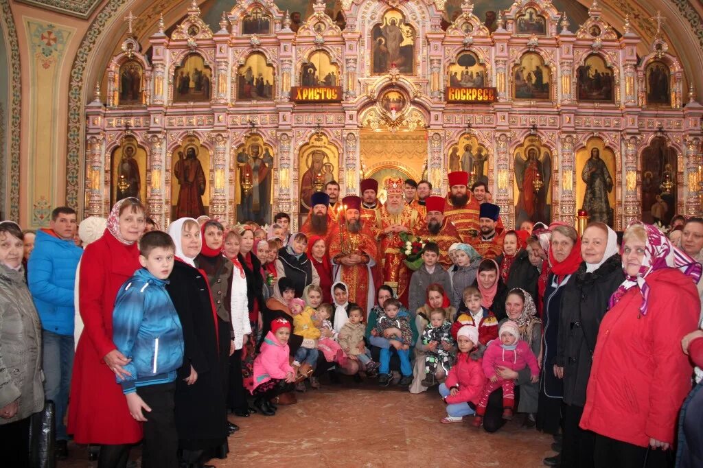 Преображенский храм в балашихе священники. Храм преображения господня, г. Храм в саввино железнодорожный иконостас. Храм преображения господня в саввино. Храм саввино железнодорожный расписание.