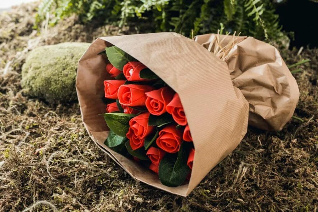 букет из колбасы. съедобные розы. сладкие розы. воздушные розы съедобные. букет из съедобных роз.