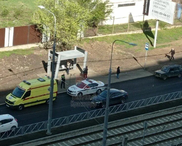 Авария в краснодаре вчера. Трамвай краснодар аварии. Дтп краснодар московская. Дтп краснодар зиповская московская. Трамвай краснодар аварии.