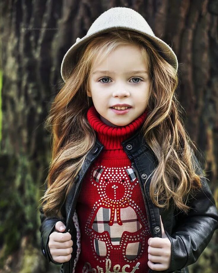 Kids models. Модные девочки. Красивые модные девочки. Красивые модные дети. Стильная маленькая девочка.