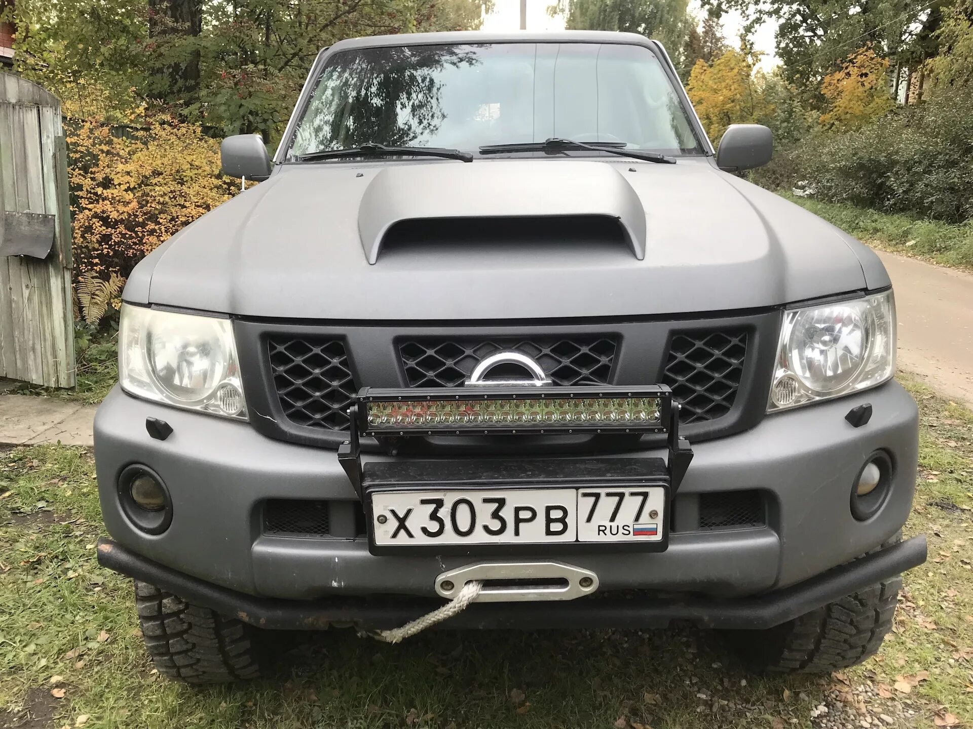 Ниссан Патрол y61. Фара Nissan Patrol y61. Nissan Patrol y61 2004. Nissan Patrol y61 Black. Ниссан патрол капот