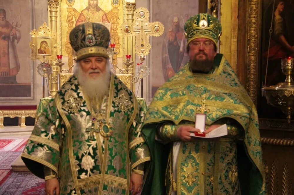 храм преображения господня настоятель. отец петр екатеринбург храм преображения. митрополит игнатий казанская. служба преображение в успенском соборе кремля. отец виталий провоторов настоятель храма.