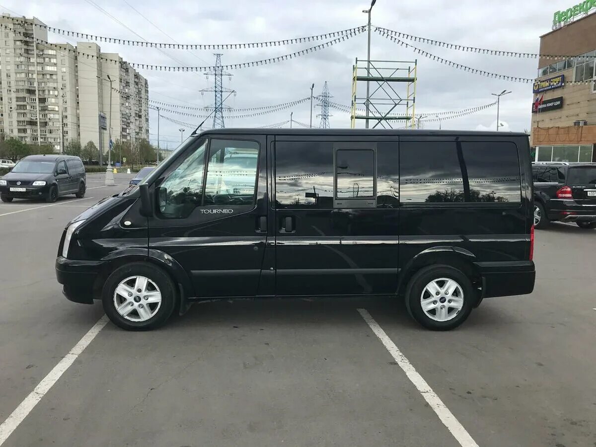 Volkswagen multivan t5 black 2016. Mercedes-benz sprinter. мерседес спринтер пассажирский 518. мерседес спринт черный. микроавтобус мерседес бенц виано.