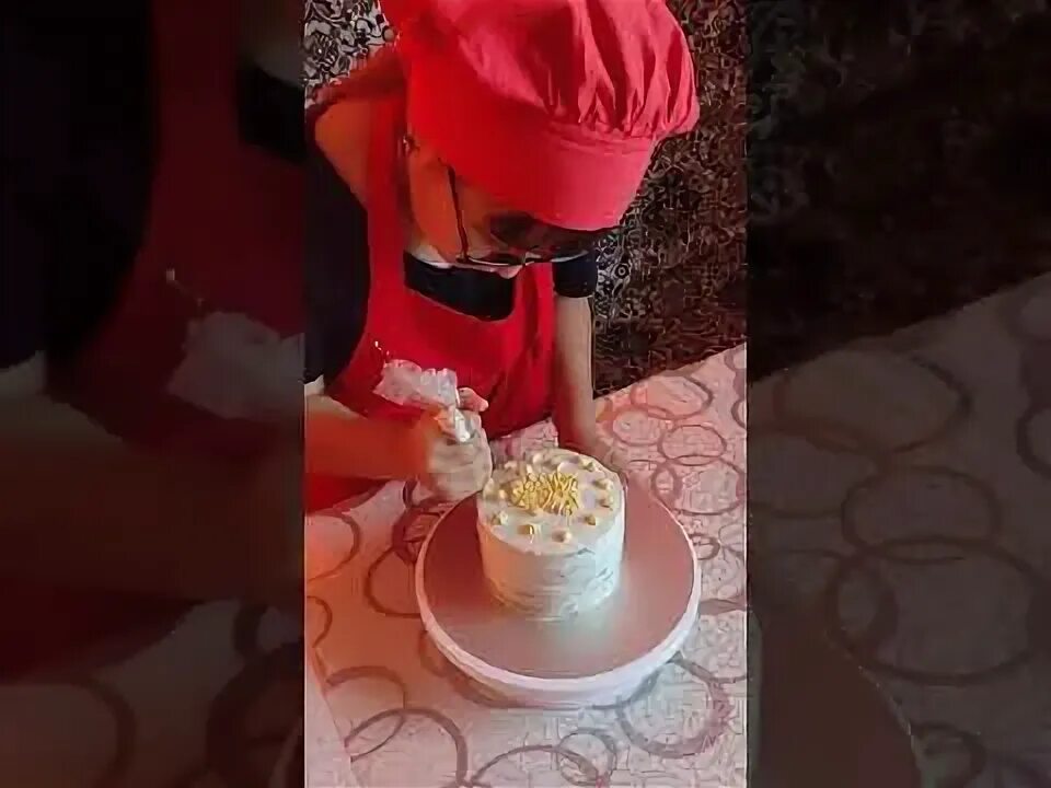 Дочь кондитера краснодар. Воспитание девочки. Семейная фотосессия на кухне. Паулин кейк полина. Нина тарасова.