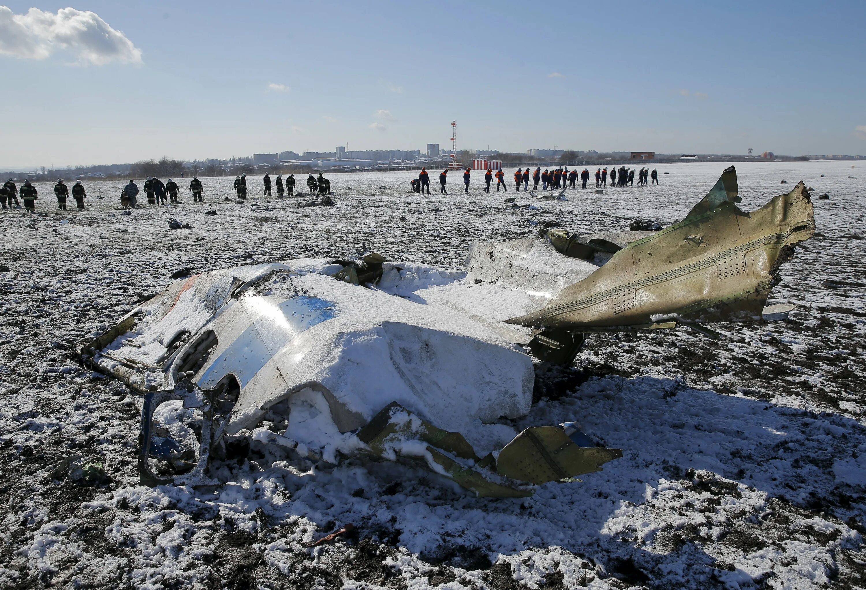 Дубай ростов на дону авиакатастрофа. Крушение Боинга 737 в Ростове на Дону. Авиакатастрофа Boeing 737 в Ростове на Дону. Авария Boeing 737 в Ростове на Дону. Катастрофа Боинг 737 в Ростове.