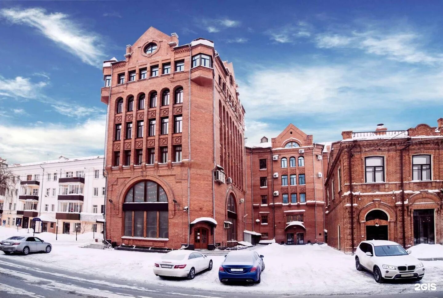 X fit plaza новосибирск. Кирова 23 новосибирск. Здание s7 в новосибирске. Здание s7 в новосибирске. Офис s7 в новосибирске.