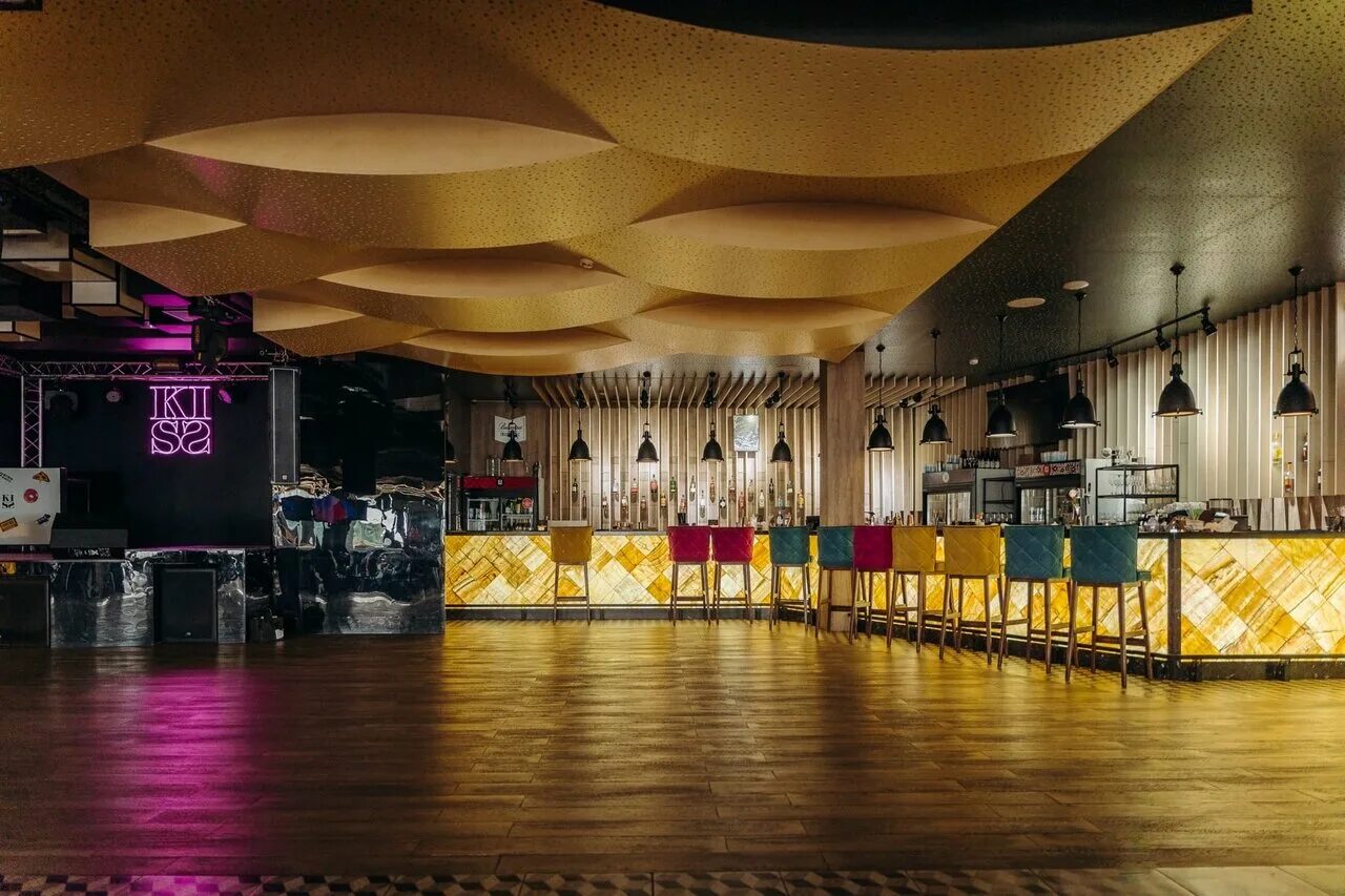 ресторан peshi звезды michelin. Kiss иркутск ресторан. рестораны москвы лучшие в центре. рестораны кис. у кисы и оси ресторан новосибирск.