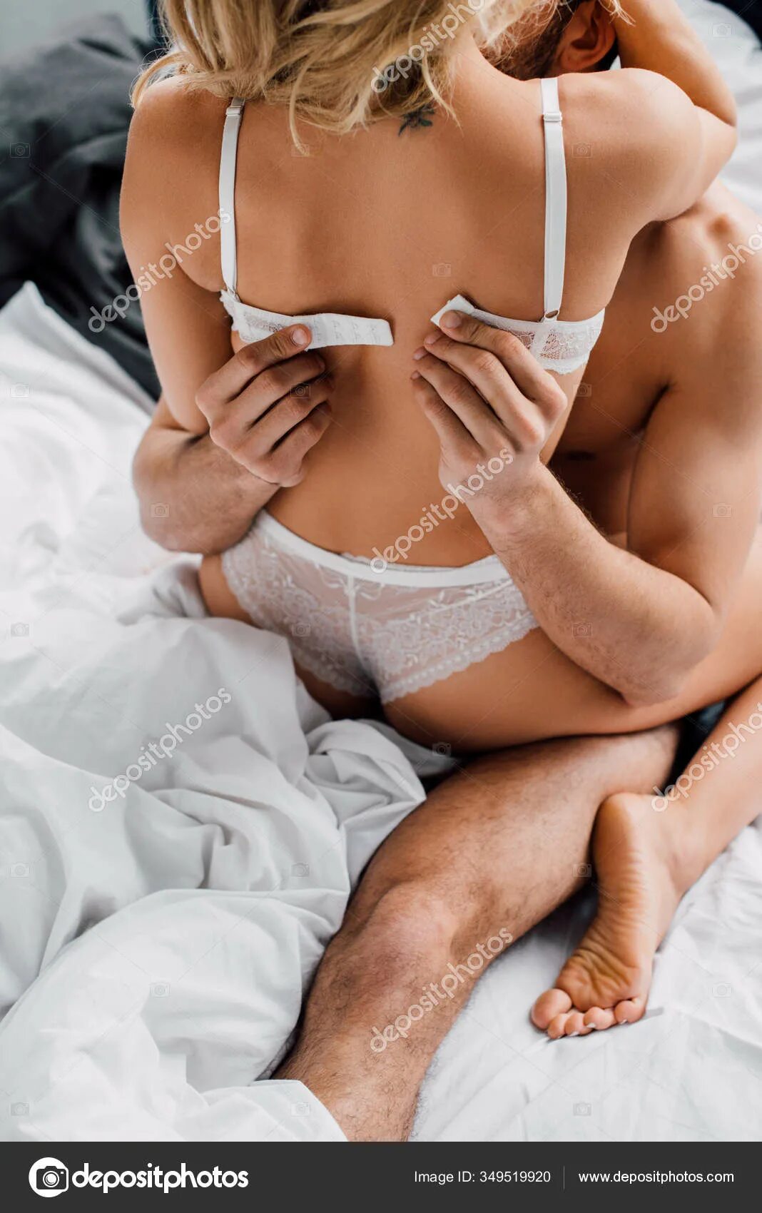 Голые Мужики В Лифчике