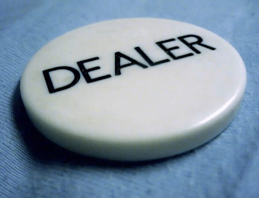 Люди в автосалоне. Женщина дилер. Значок дилера покер. Dealer. Dealer.