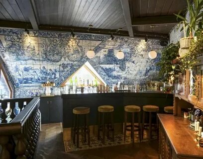 Tawny bar