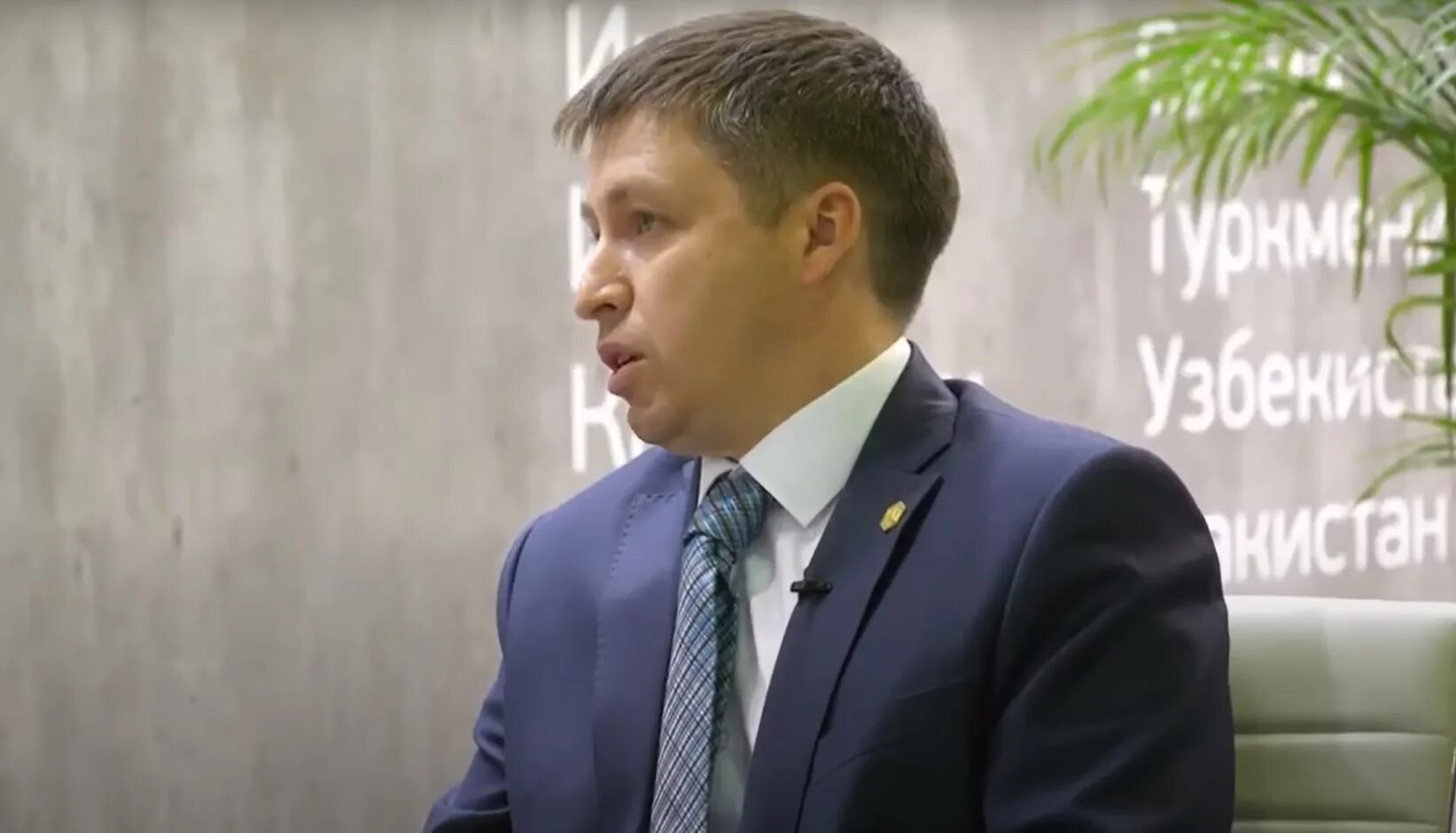 Руководитель фирмы русь. Исаев олег алексеевич газпром. Евраев михаил яковлевич губернатор. Прокурор в молдавии. Интервью заместителя.