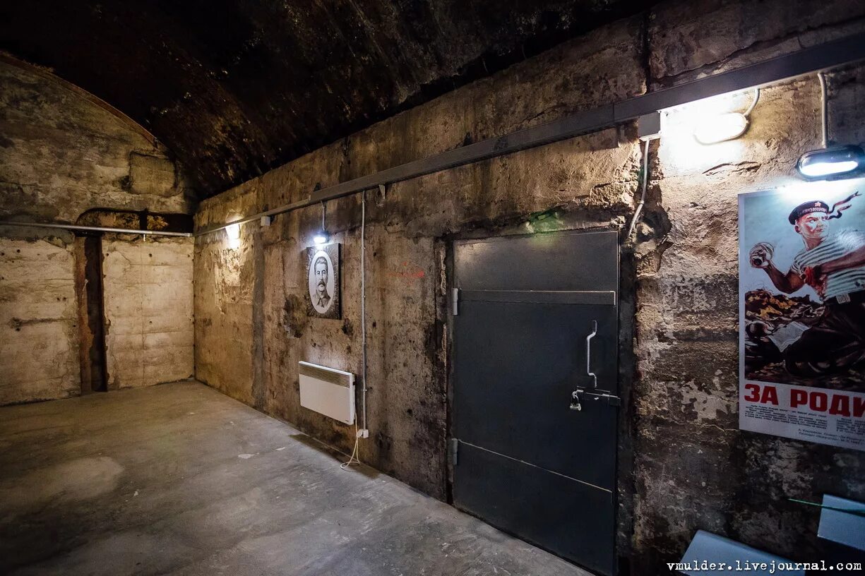 Комедии 2023. Бункер в 1 35. Чуйка админская. Атлантический вал коллекционный предметы. Приора кориандр фсо.