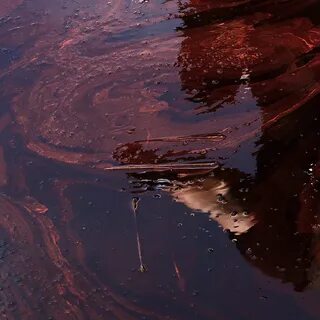 Утечка нефти в воде